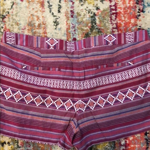 Patterned Shorts - Picture 3 of 3